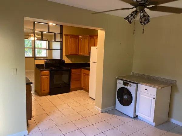 $1,975 | 1172 Surf Road, Unit A2, Singer Island, FL 33404