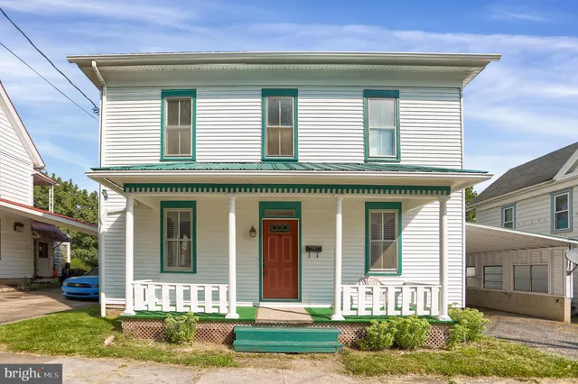$199,900 | 511 East Main Street, Middleburg, PA 17842