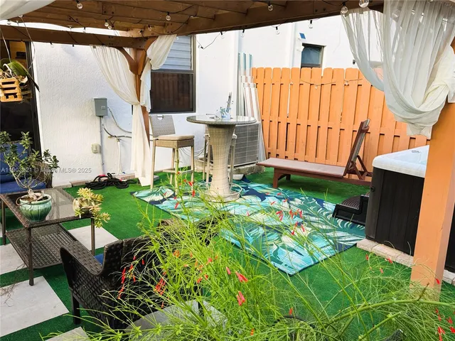 a view of a storage & utility room with washer and dryer
