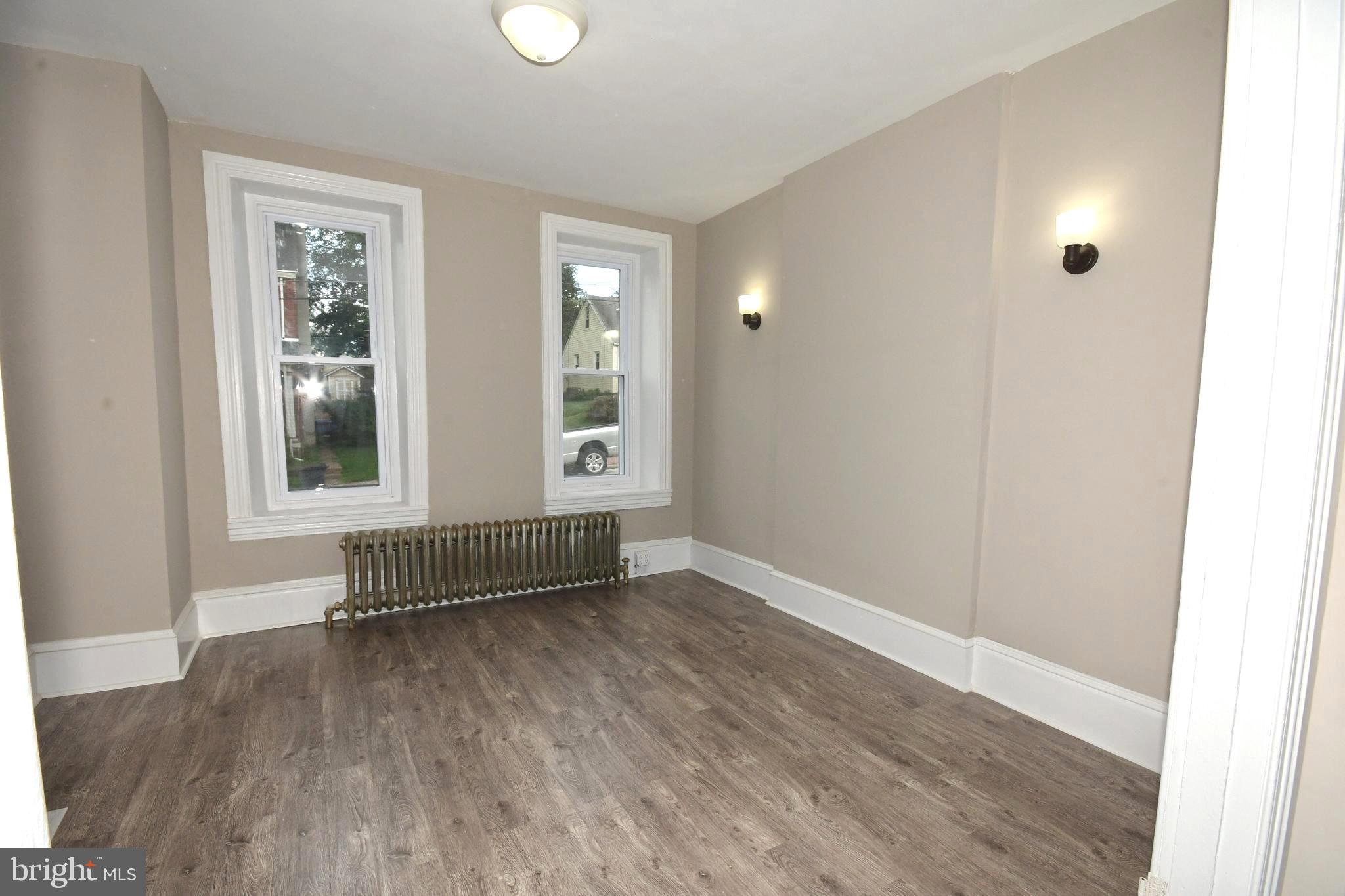 215 Walnut Street Spring City, PA 19475 - Photo 7 of 20