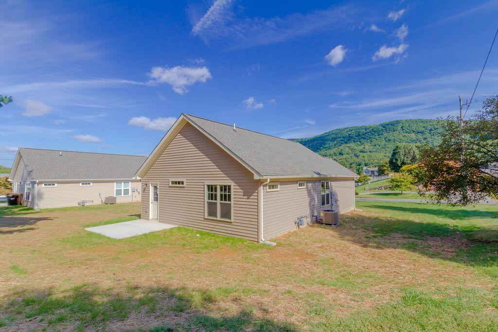 3750 Carson Road Roanoke, VA 24012 - Photo 21 of 23 RFjnDJcWTPhrwC8ZlNMTaXHWOlwjRktV54k-D0Ja