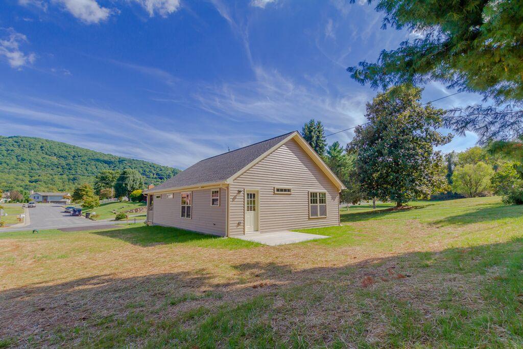3750 Carson Road Roanoke, VA 24012 - Photo 22 of 23 RW3WdxmDkScCilSaGq7rWaBUDMaF6KV2SkGlYIVx