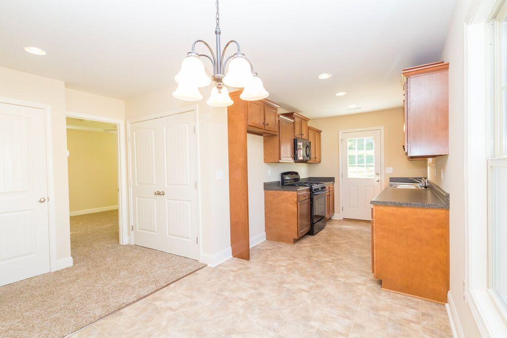 3750 Carson Road Roanoke, VA 24012 - Photo 7 of 23 cTiFsYF5NRF4PmSPDjL4Rh_H9FO3I8AL6Sedpd_E