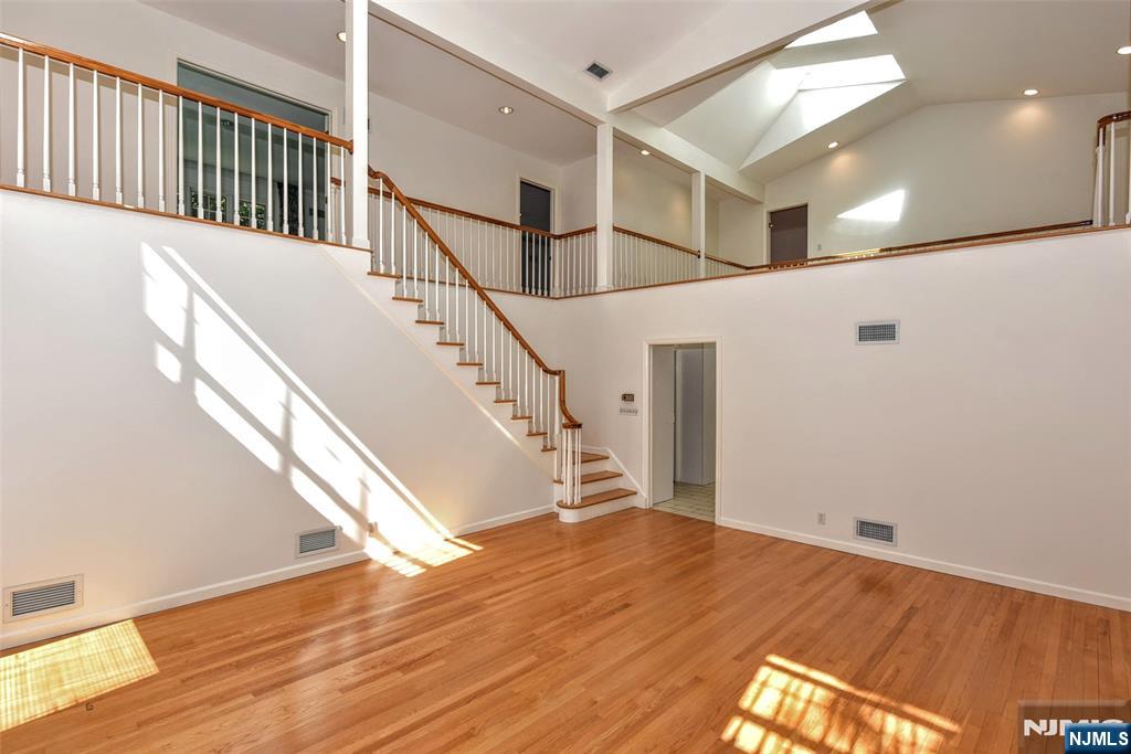 3 Split Rock Road Upper Saddle River, NJ 07458 - Photo 9 of 41 Gallery Image 9