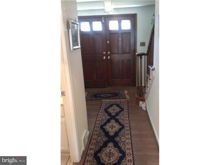 713 West Rolling Road Springfield, PA 19064 - Photo 2 of 17 Foyer