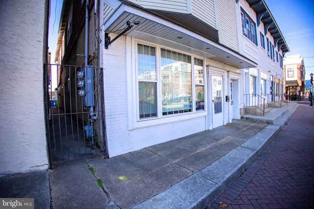 $1,850 | 14 West High Street, Unit A, Clayton, NJ 08312