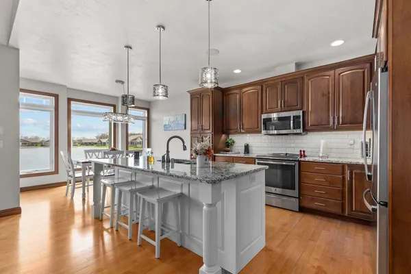 $514,900 | 1355 Prairie Lake Circle, Neenah, WI 54956