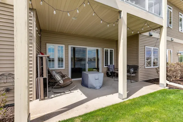 $514,900 | 1355 Prairie Lake Circle, Neenah, WI 54956