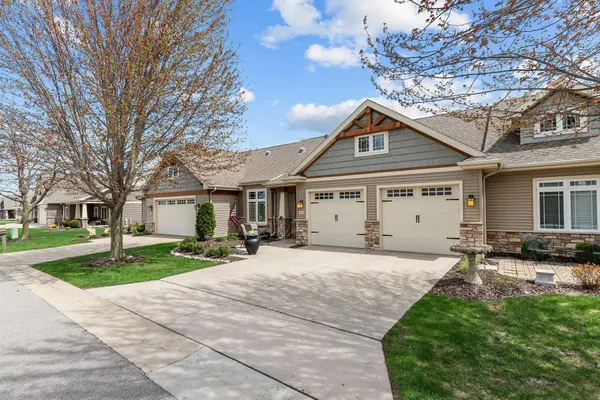 $514,900 | 1355 Prairie Lake Circle, Neenah, WI 54956