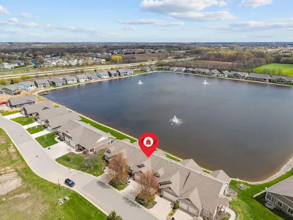 $514,900 | 1355 Prairie Lake Circle, Neenah, WI 54956
