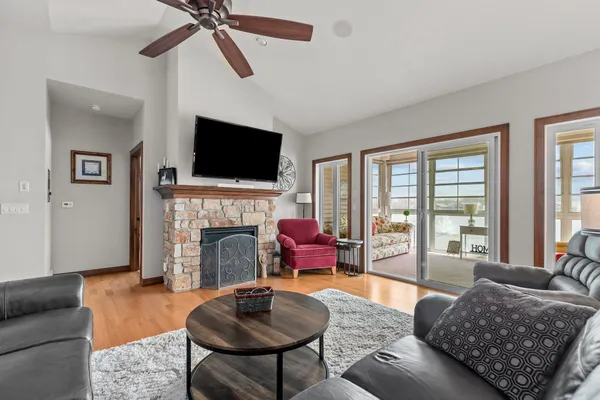 $514,900 | 1355 Prairie Lake Circle, Neenah, WI 54956