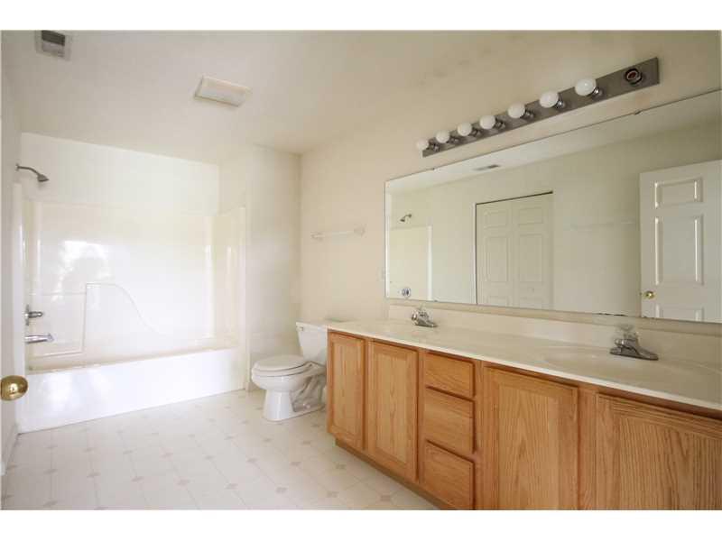 6570 Rainer Drive, Unit D Indianapolis, IN 46214 - Photo 4 of 12 Gallery Image 4