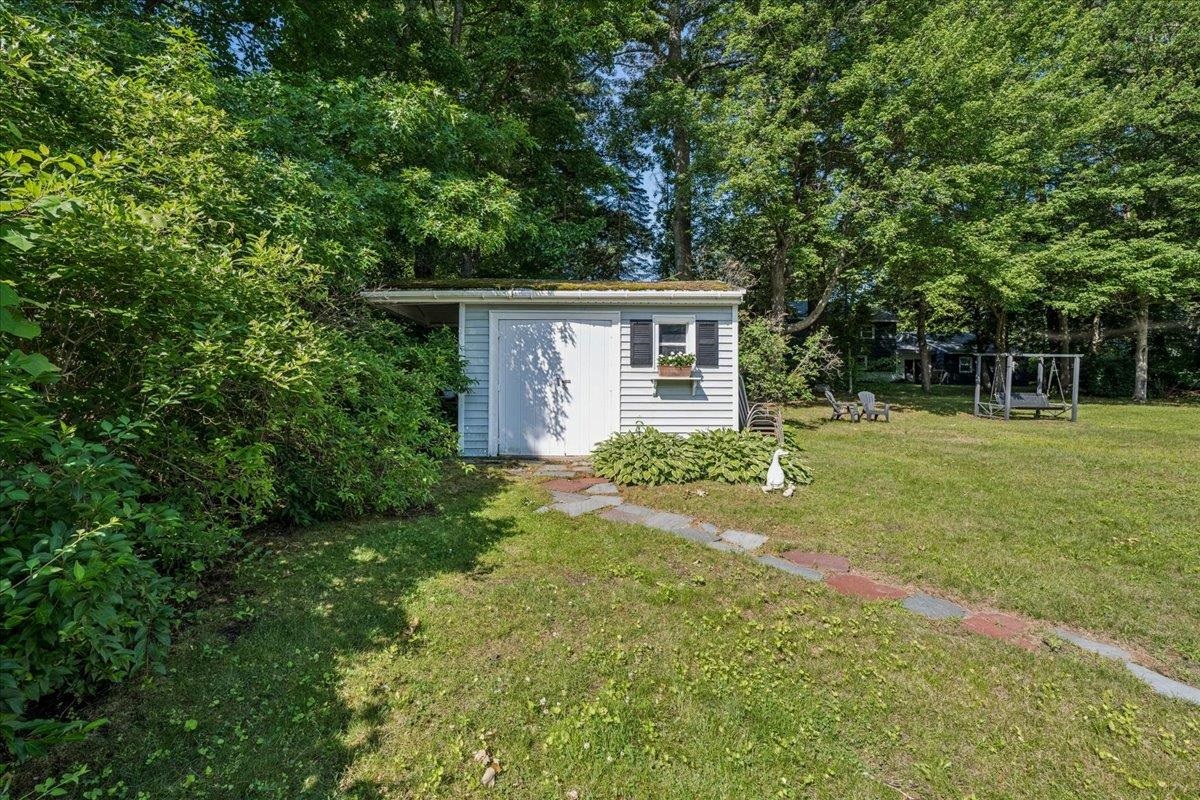 97 Old Rockingham Road Salem, NH 03079 - Photo 45 of 54