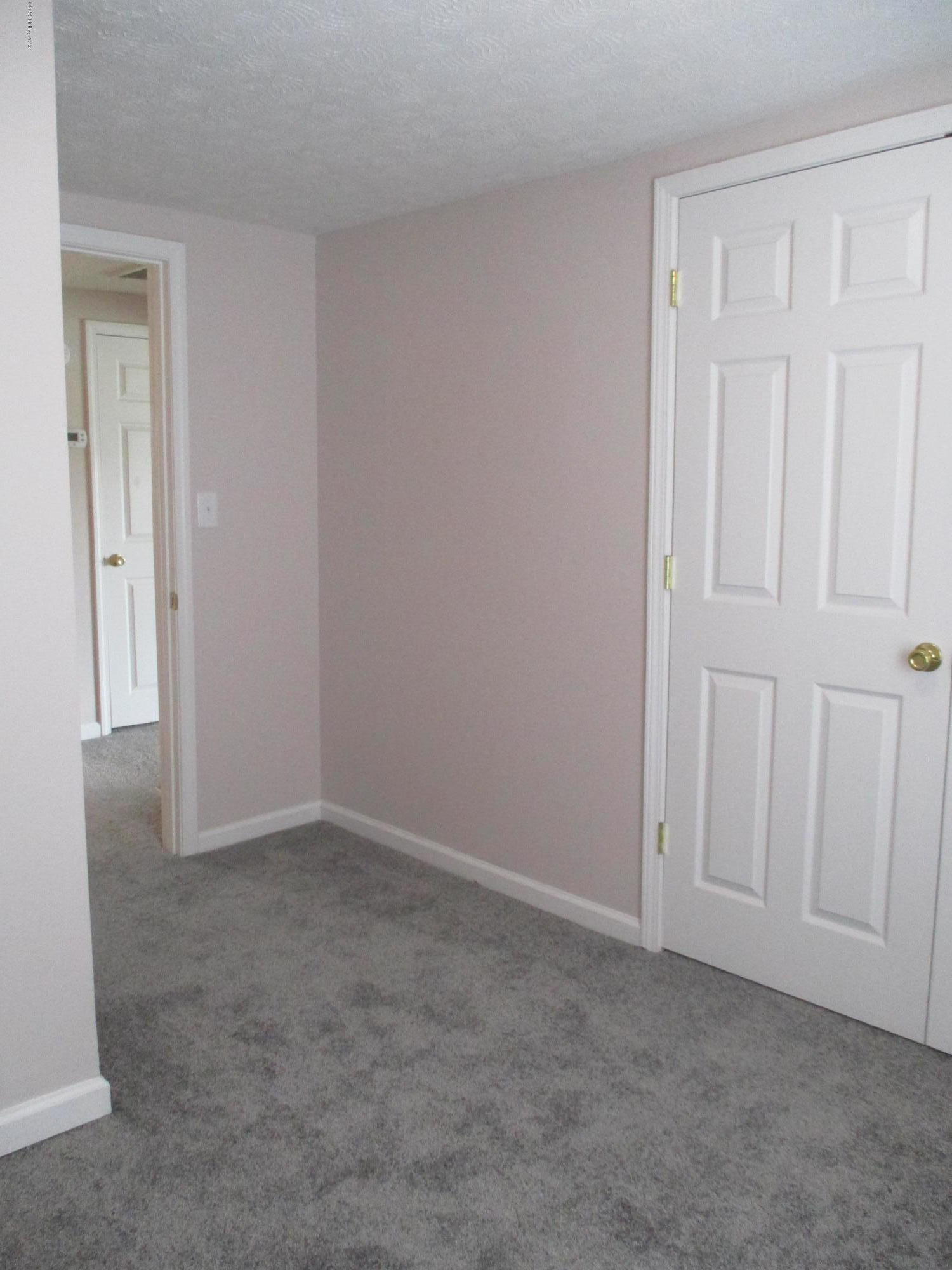1082 West Blue Lick Road Shepherdsville, KY 40165 - Photo 10 of 28 Bedroom 1st floor