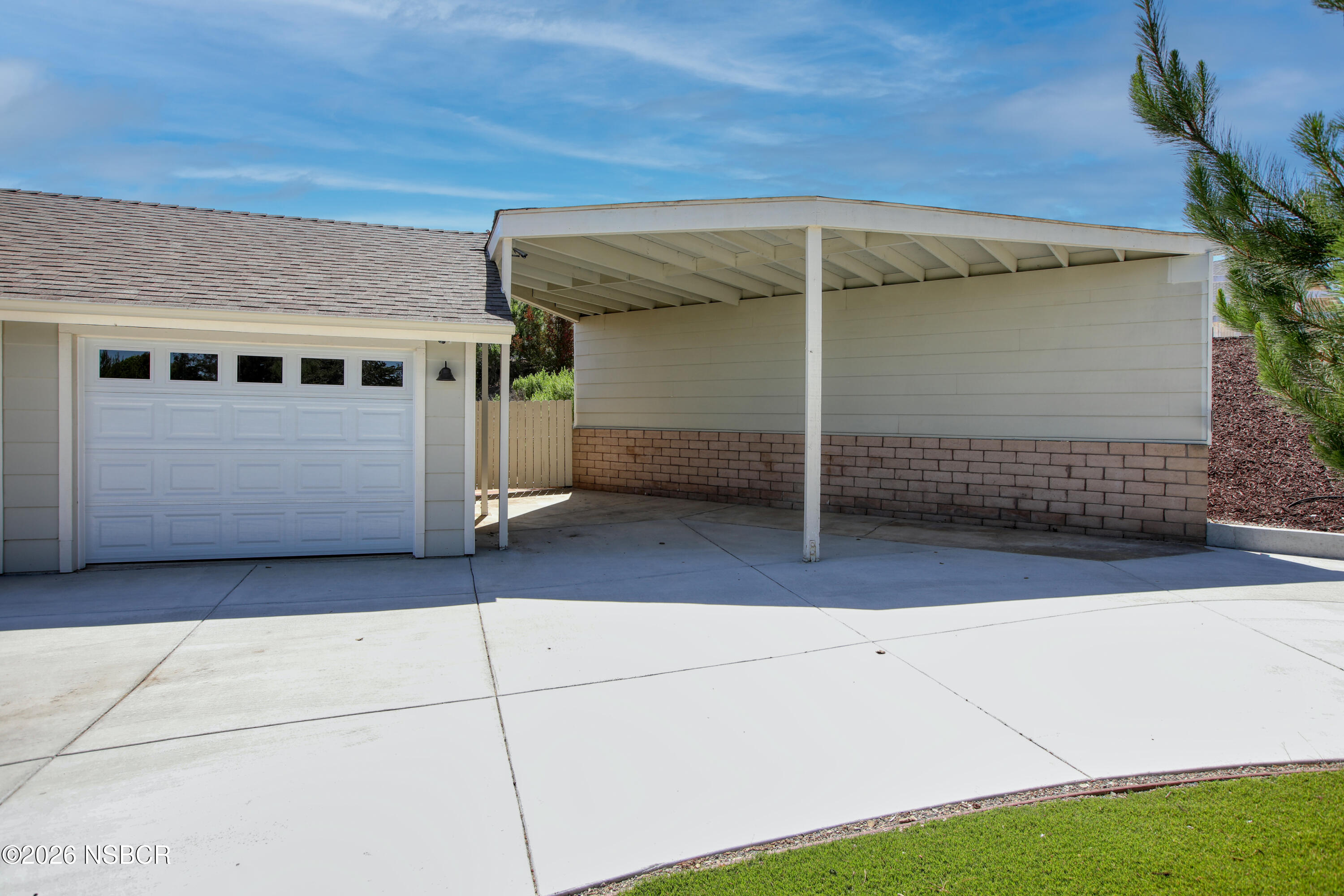 435-433 Eucalyptus Road, Unit 435433 Nipomo, CA 93444 - Photo 36 of 78 a view of a garage