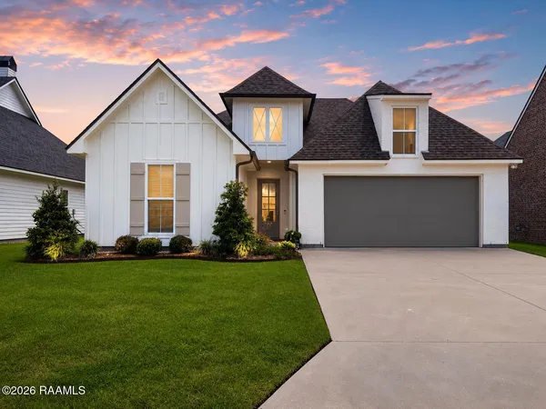$395,000 | 102 Windy Feather Drive, Broussard, LA 70518