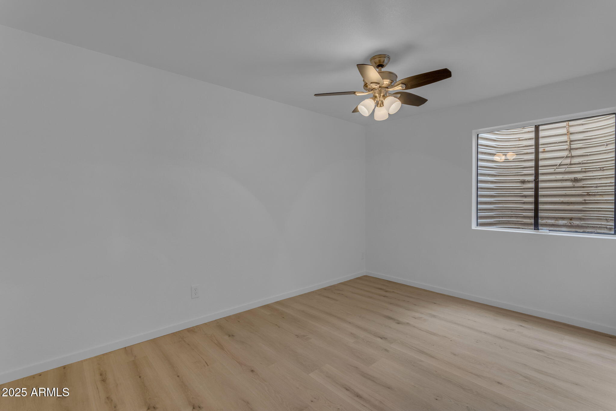 137 West Gary Way Gilbert, AZ 85233 - Photo 32 of 43 a view of empty room with window