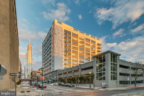 $550,000 | 2200-28 Arch Street, Unit 804, Philadelphia, PA 19103