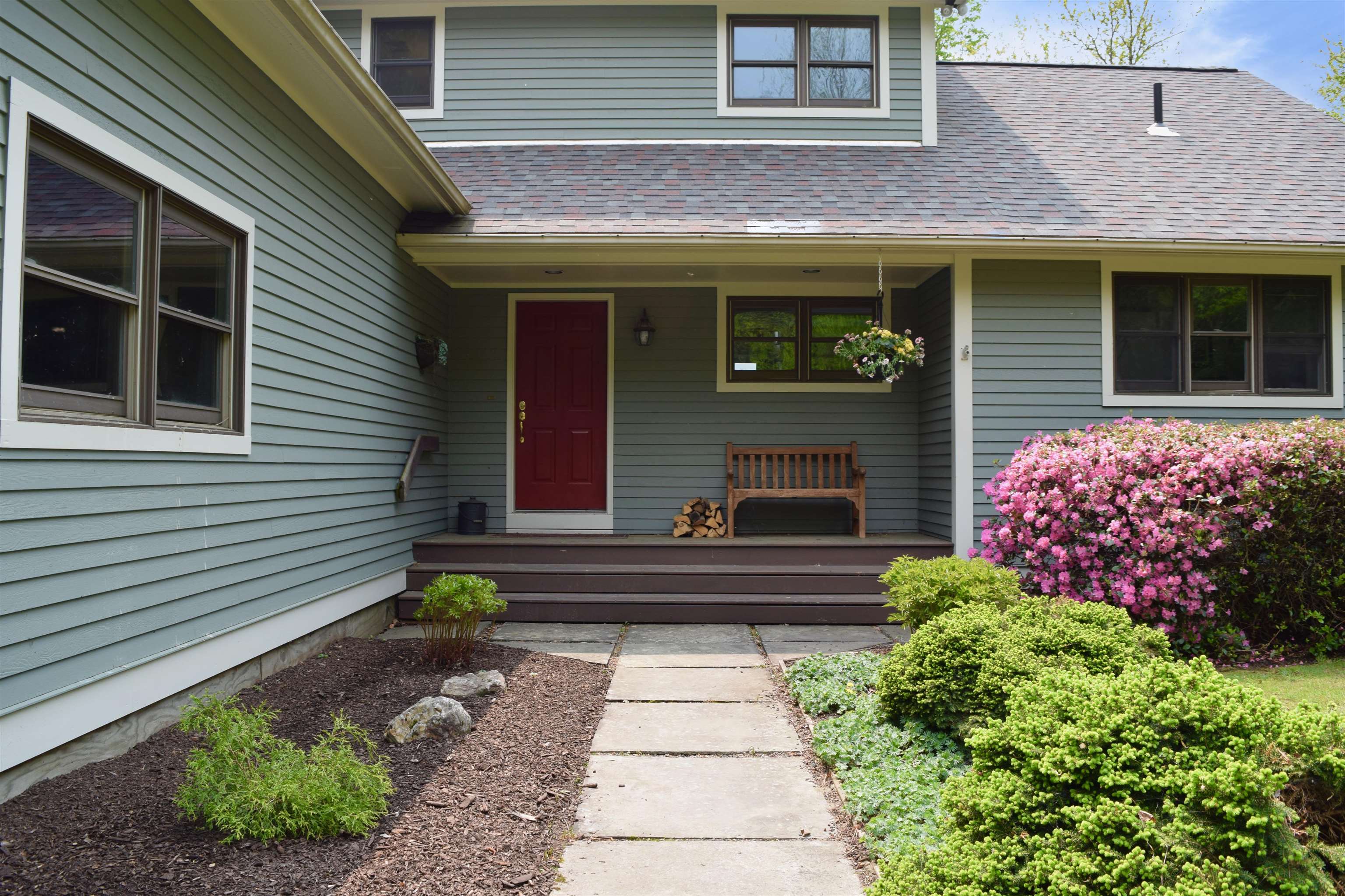 234 North Pinnacle Ridge Road Waterbury, VT 05676 - Photo 2 of 40