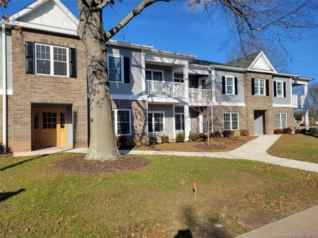 $2,750 | 10 Berkshire Road, Unit 111, West Hartford, CT 06110