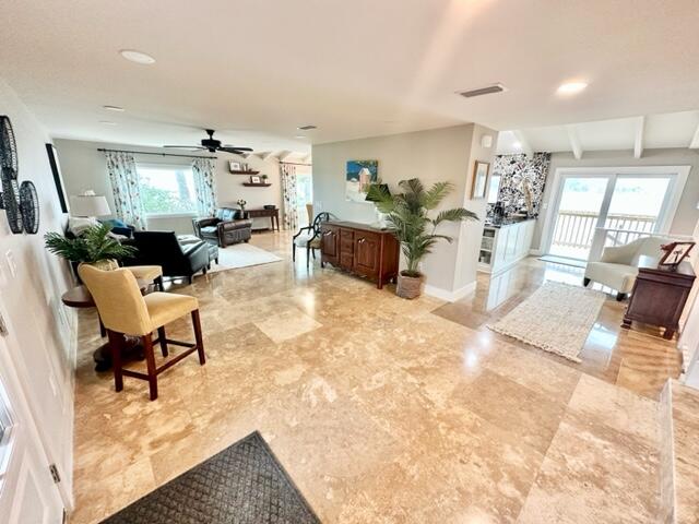 910 Santa Rosa Boulevard Fort Walton Beach, FL 32548 - Photo 3 of 68 Entering home