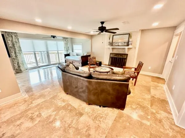 $6,500 | 910 Santa Rosa Boulevard, Fort Walton Beach, FL 32548