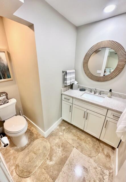 910 Santa Rosa Boulevard Fort Walton Beach, FL 32548 - Photo 39 of 68 Bottom level hall full bathroom