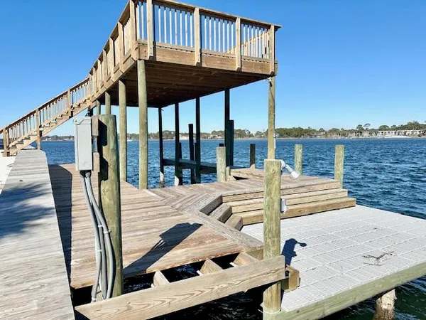 $6,500 | 910 Santa Rosa Boulevard, Fort Walton Beach, FL 32548