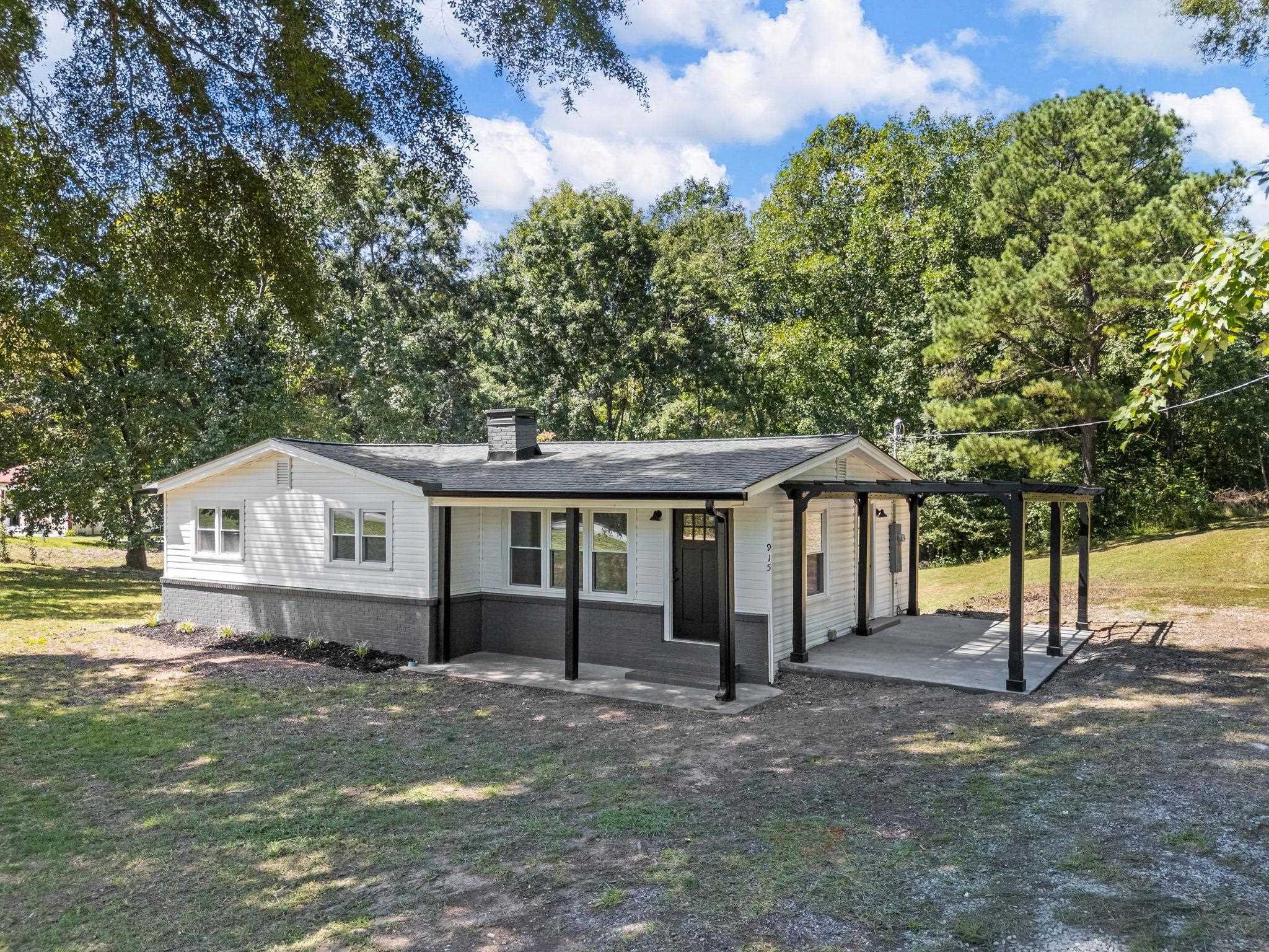 915 Old Melvin Hill Road Campobello, SC 29322 - Photo 2 of 41 Gallery Image 2