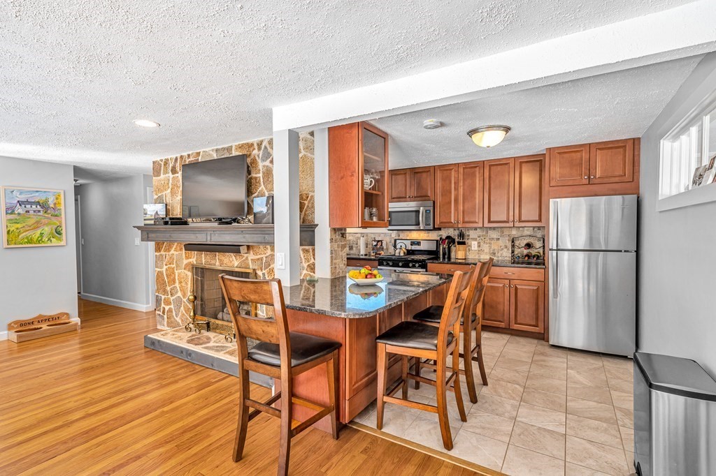 373 Williams Street Longmeadow, MA 01106 - Photo 12 of 34
