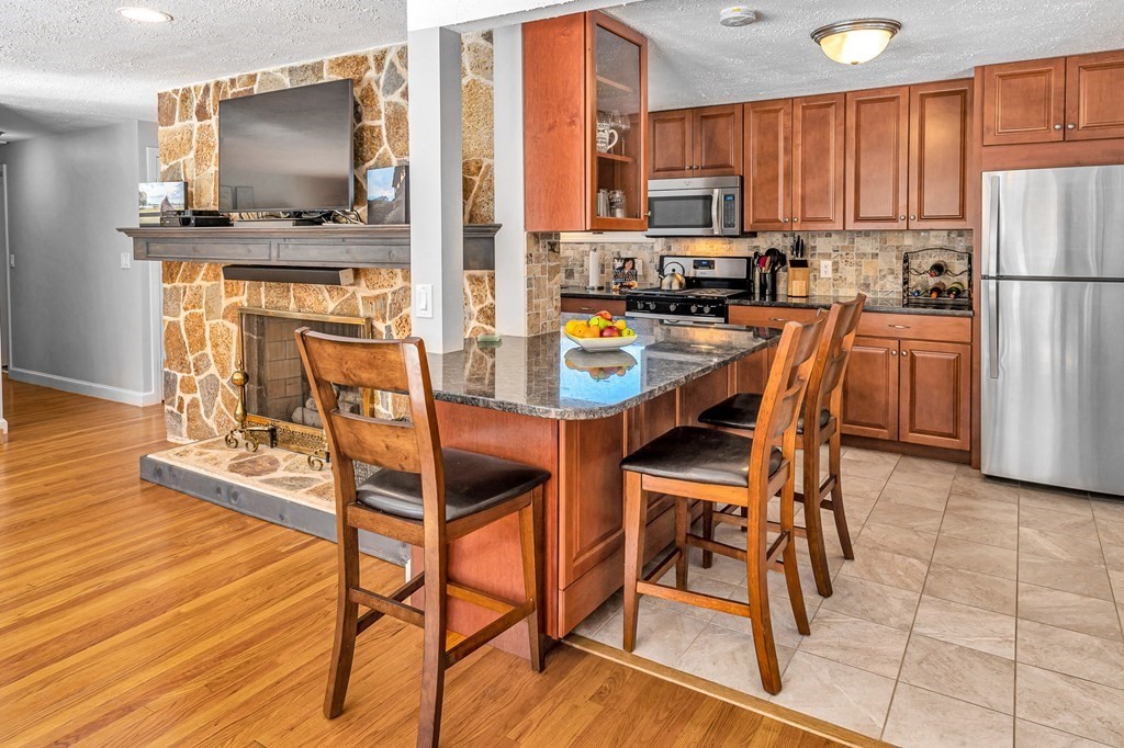 373 Williams Street Longmeadow, MA 01106 - Photo 13 of 34