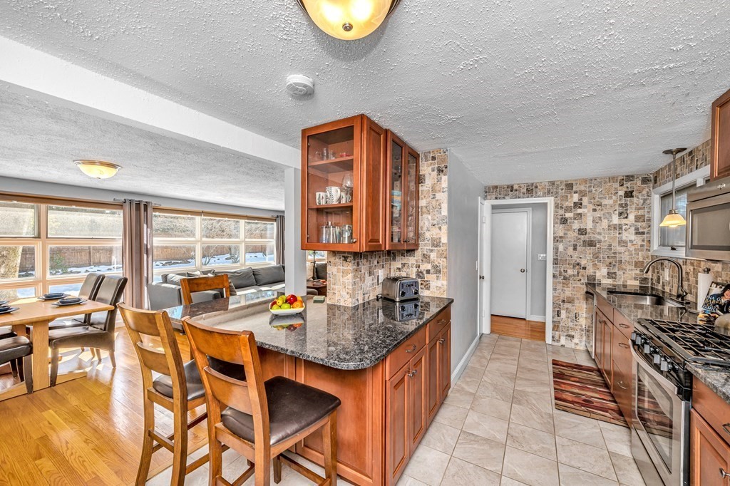 373 Williams Street Longmeadow, MA 01106 - Photo 14 of 34