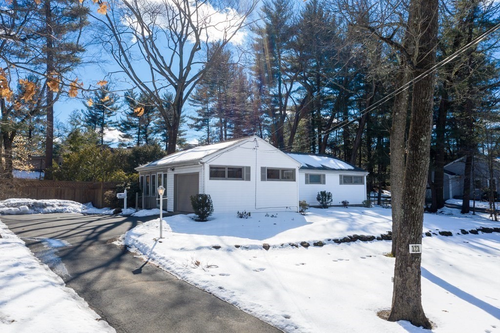 373 Williams Street Longmeadow, MA 01106 - Photo 2 of 34