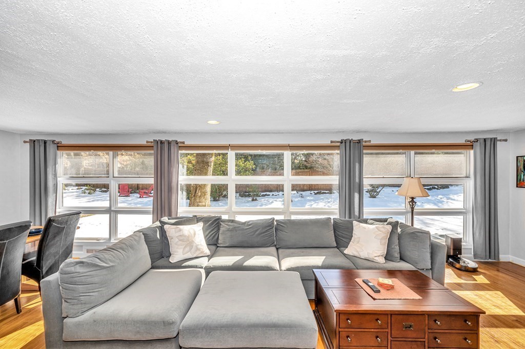 373 Williams Street Longmeadow, MA 01106 - Photo 7 of 34