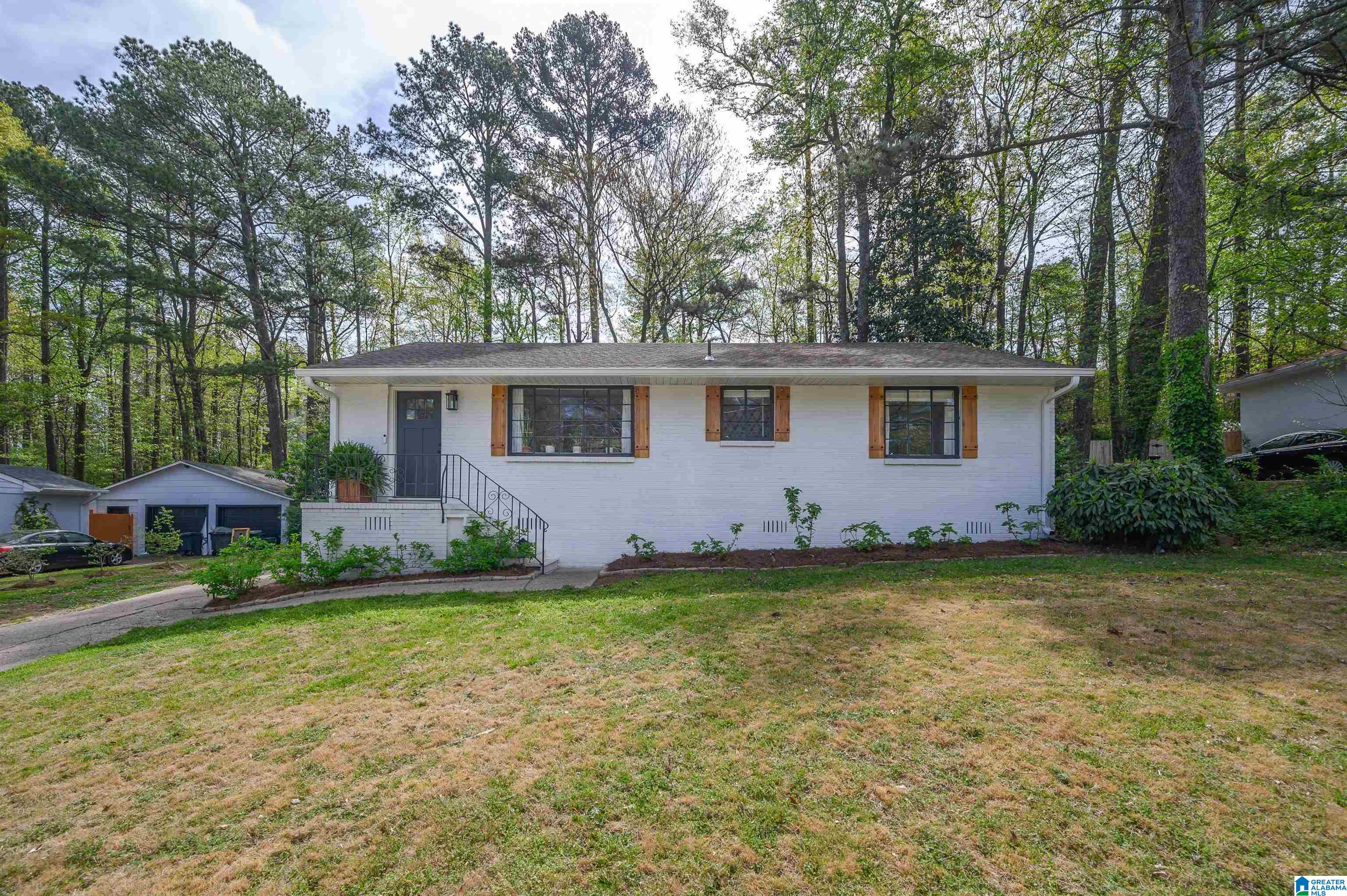 1617 Cresthill Road Birmingham, AL 35213 - Photo 1 of 40
