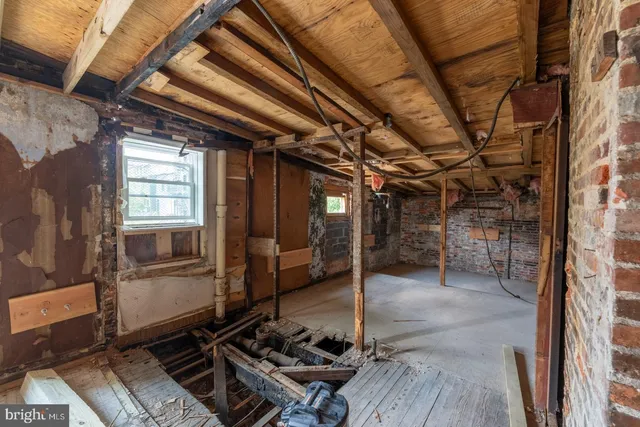 a view of an outdoor space