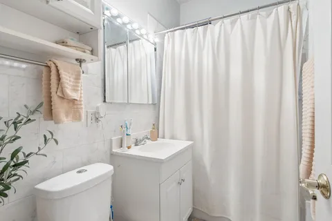 $1,995,000 | 3139 North Clifton Avenue, Chicago, IL 60657
