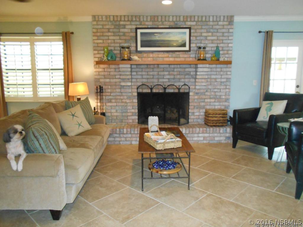 197 Roberts Road Edgewater, FL 32141 - Photo 12 of 29 Gallery Image 12
