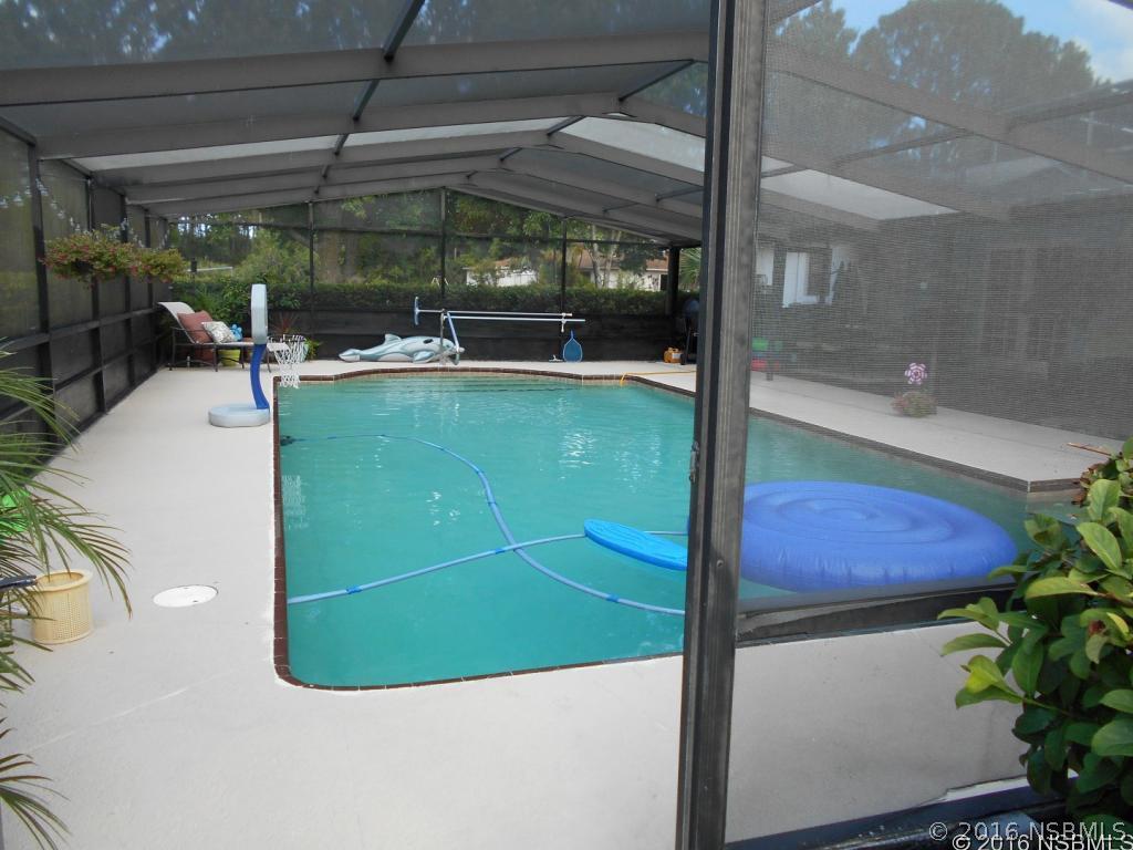 197 Roberts Road Edgewater, FL 32141 - Photo 5 of 29 Gallery Image 5