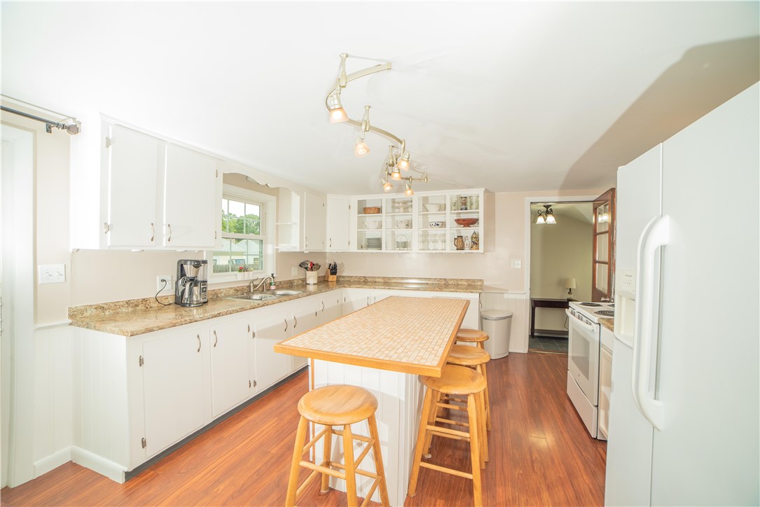 85 Duchess Road Cumberland, RI 02864 - Photo 11 of 33