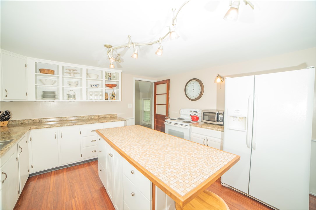 85 Duchess Road Cumberland, RI 02864 - Photo 13 of 33