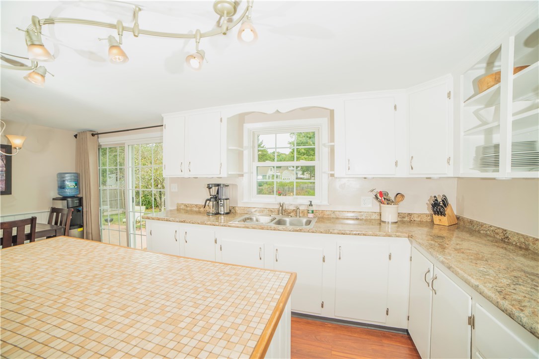 85 Duchess Road Cumberland, RI 02864 - Photo 14 of 33