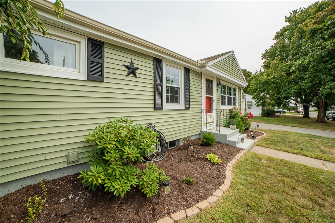 85 Duchess Road Cumberland, RI 02864 - Photo 2 of 33