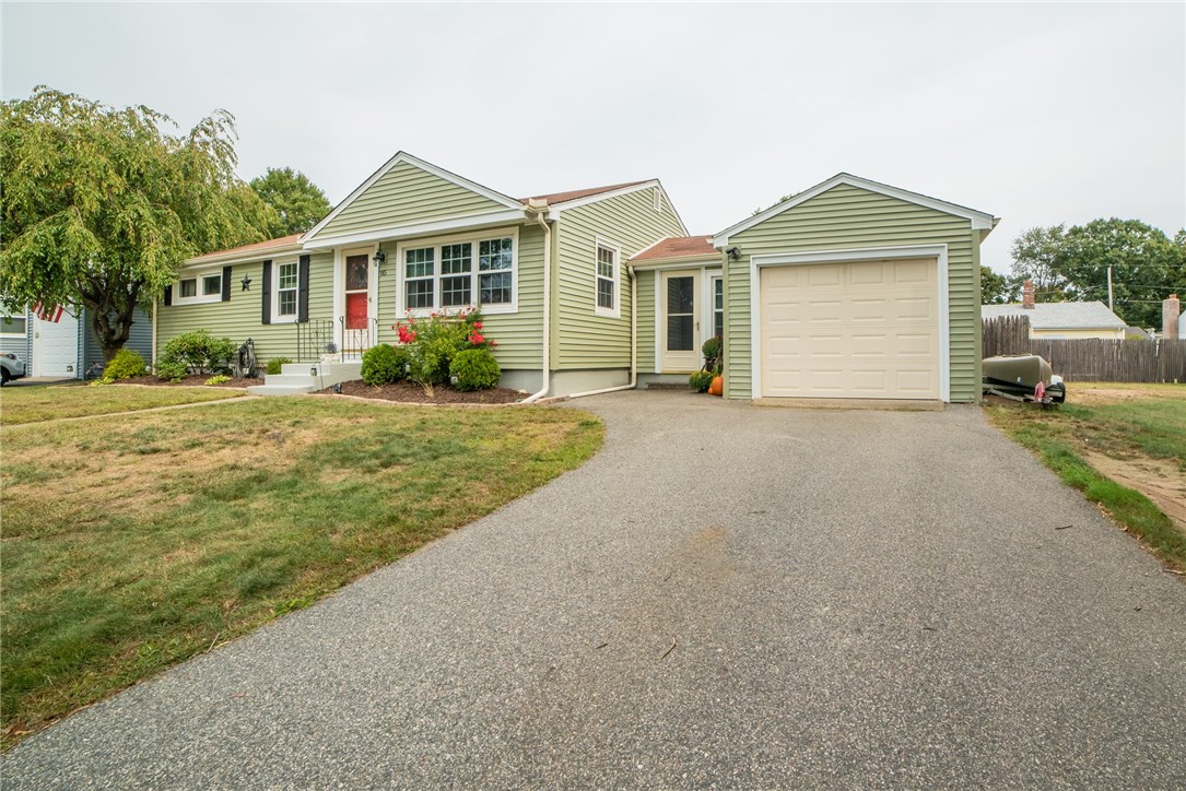 85 Duchess Road Cumberland, RI 02864 - Photo 4 of 33