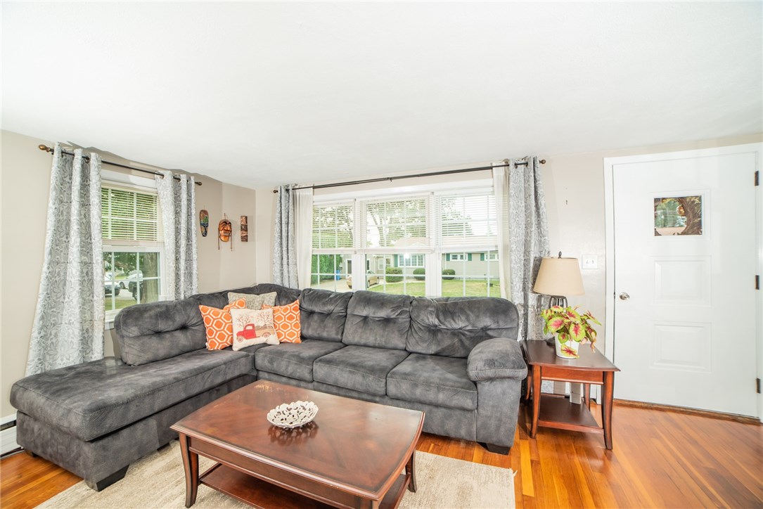 85 Duchess Road Cumberland, RI 02864 - Photo 6 of 33