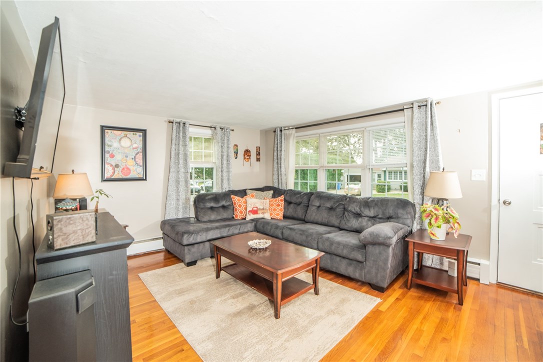 85 Duchess Road Cumberland, RI 02864 - Photo 7 of 33