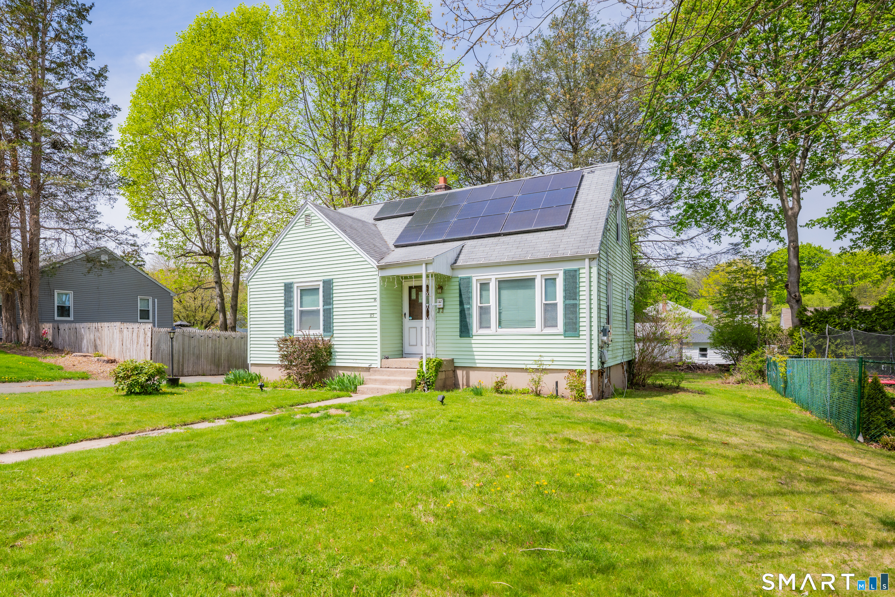 85 Lanouette St Extension Meriden, CT 06451 - Photo 2 of 24