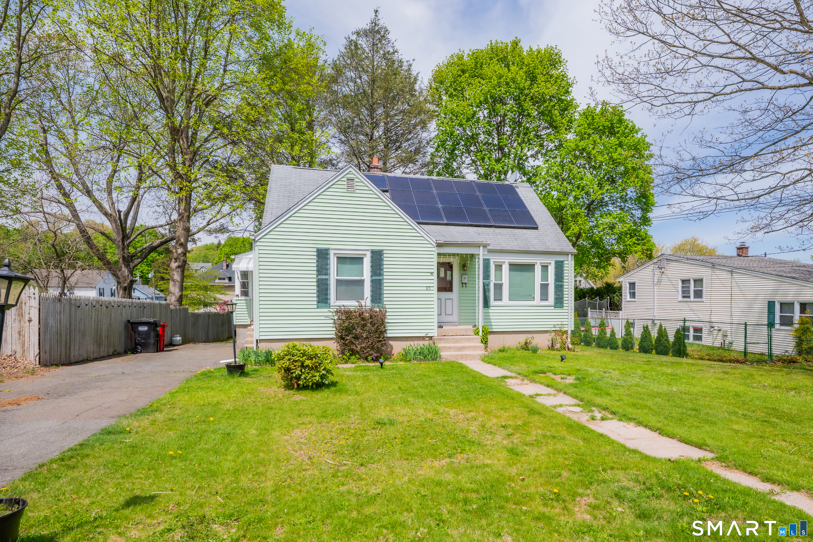 85 Lanouette St Extension Meriden, CT 06451 - Photo 3 of 24