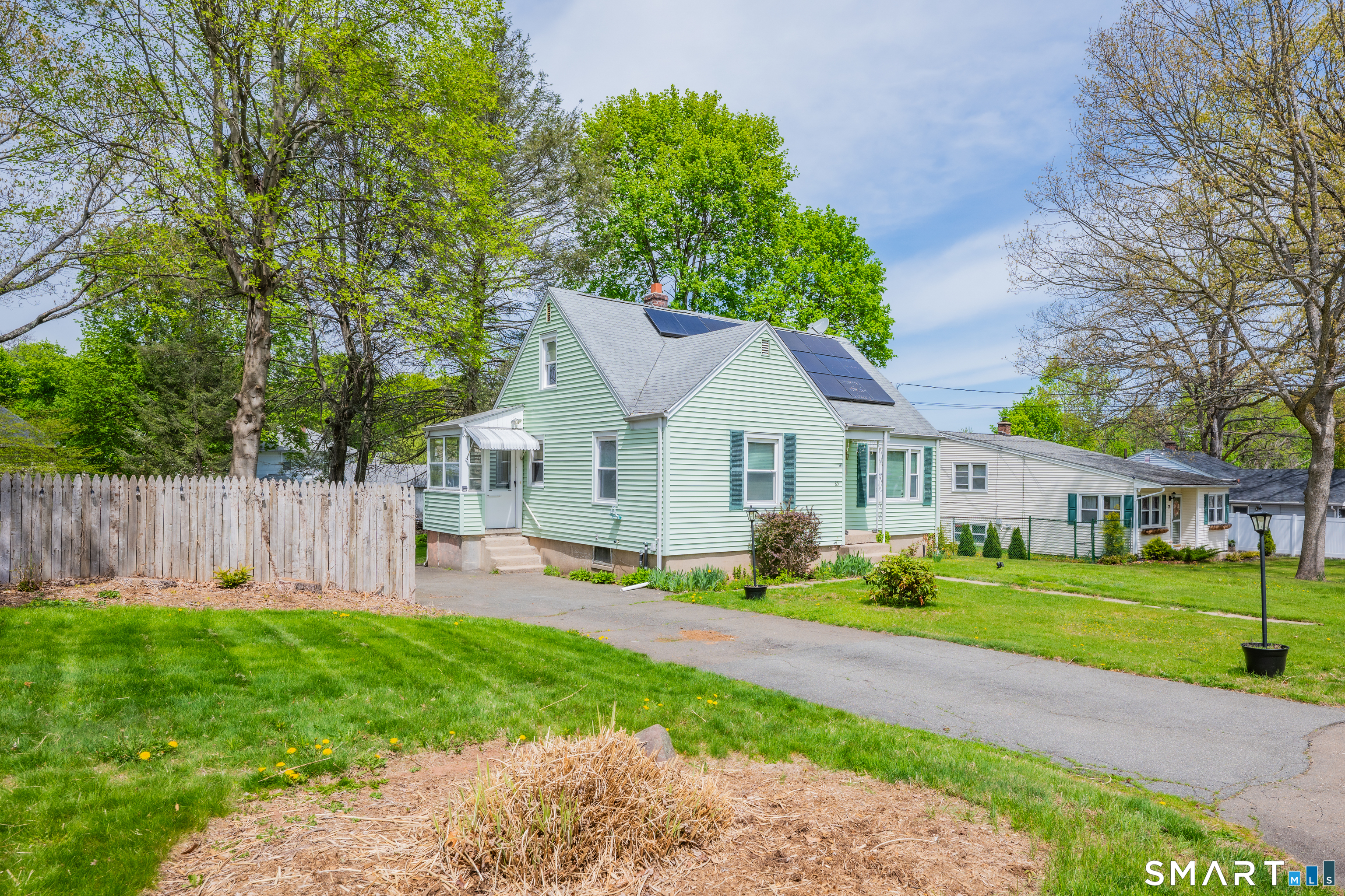 85 Lanouette St Extension Meriden, CT 06451 - Photo 4 of 24