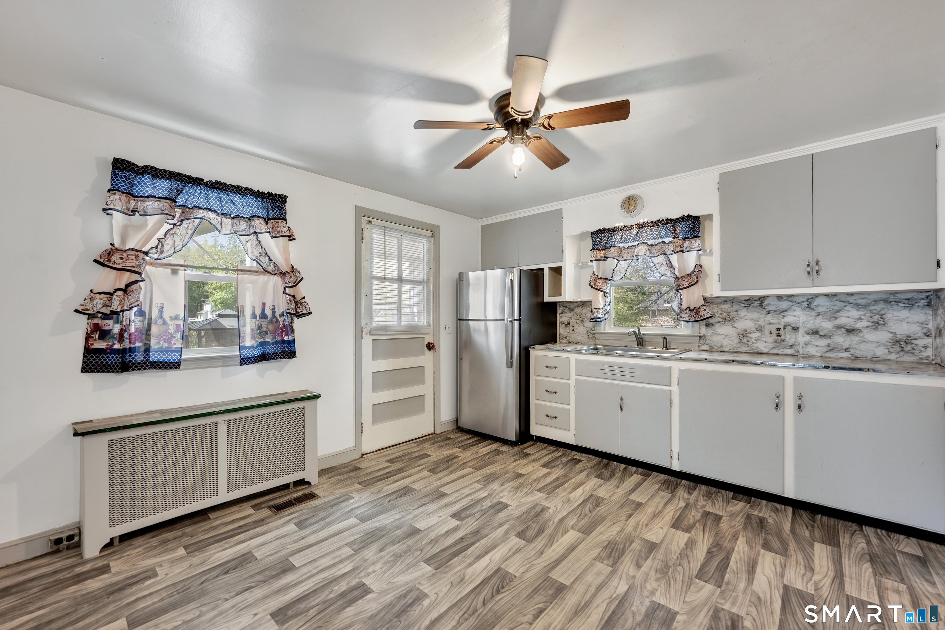 85 Lanouette St Extension Meriden, CT 06451 - Photo 5 of 24